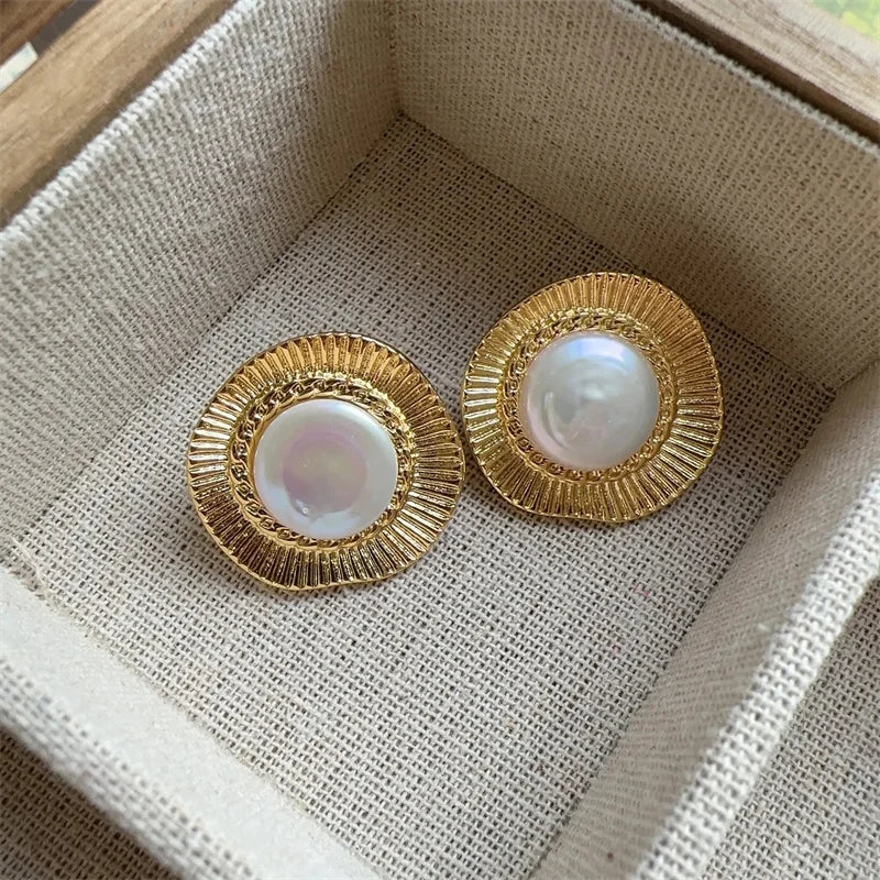 Round Pearl Earring