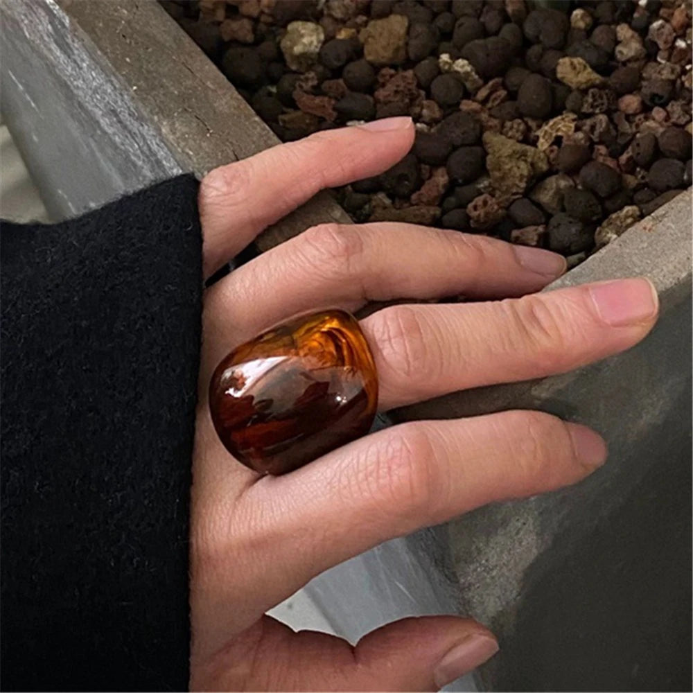 Mary Resin Ring