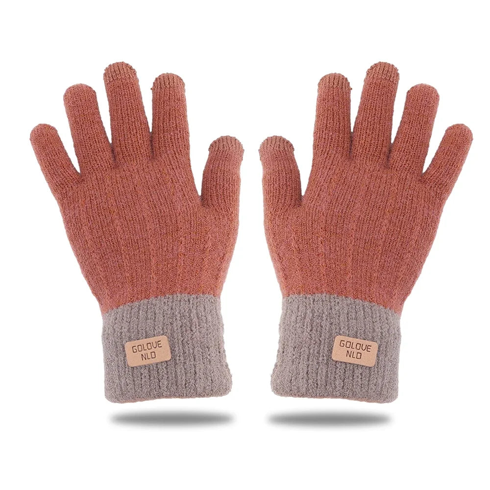 Plush knitted gloves